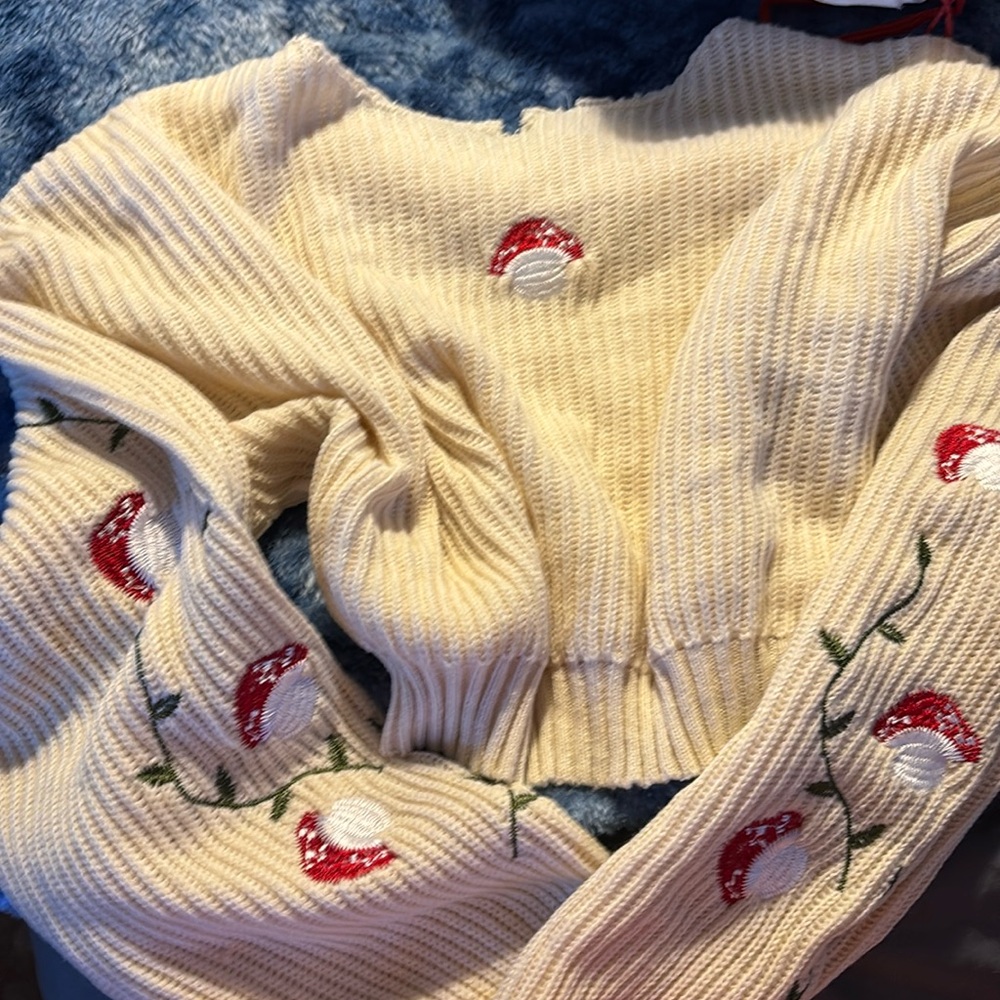 Crop top sweater